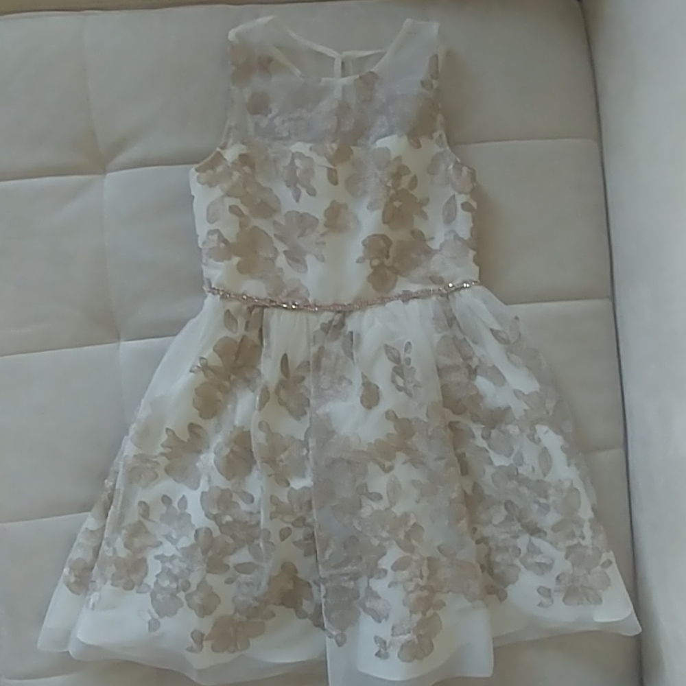 Girls dress